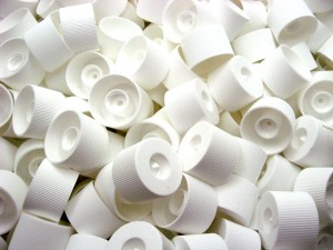 Şakirler Ürünleri Enjeksiyon Plastik Kapak Diş M11x1.25 Beyaz Tırtıllı Silindrik Ø30